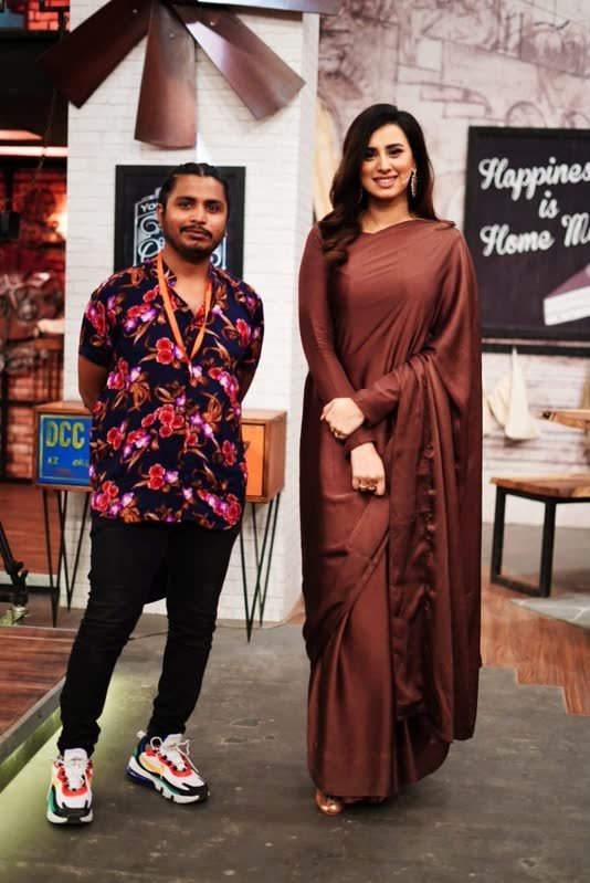 Shoaib Bashir with a client at Shoaib Salon