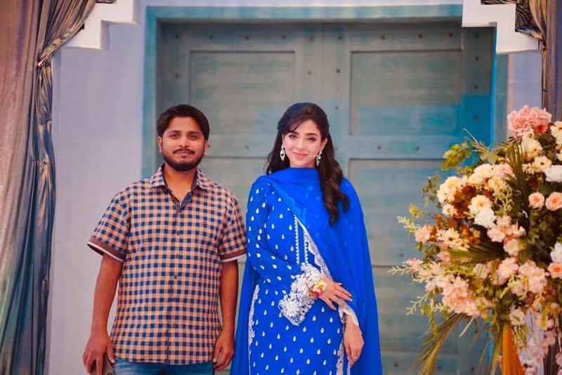 Shoaib Bashir with a client at Shoaib Salon